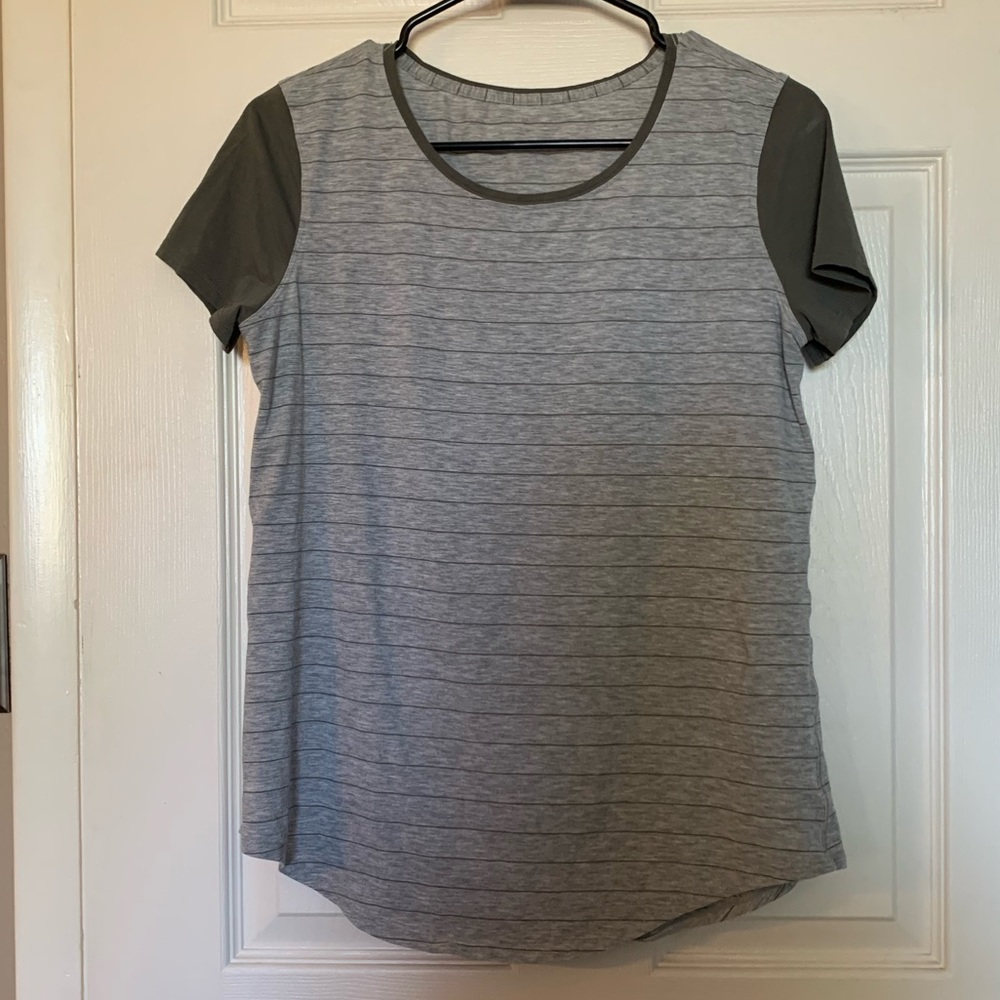 Lululemon tee